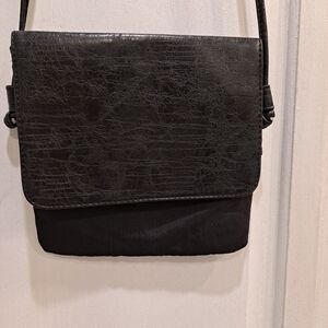 Urban Oxide Elegant Black Textured Faux Leather Crossbody Slim Design Bag